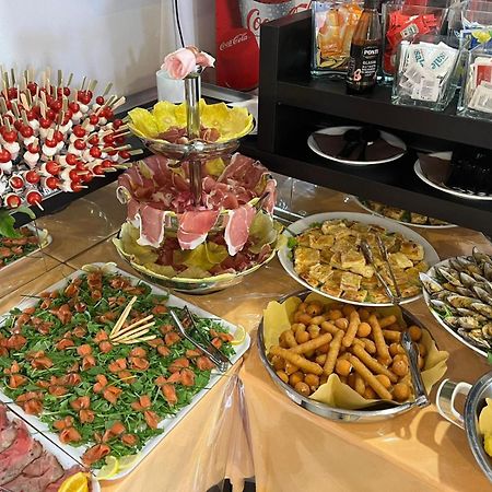 Hotel Napoleon San Mauro Mare ภายนอก รูปภาพ