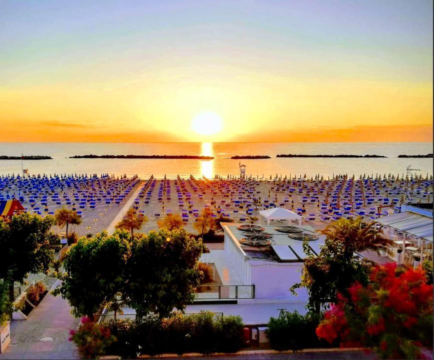 Hotel Napoleon San Mauro Mare ภายนอก รูปภาพ