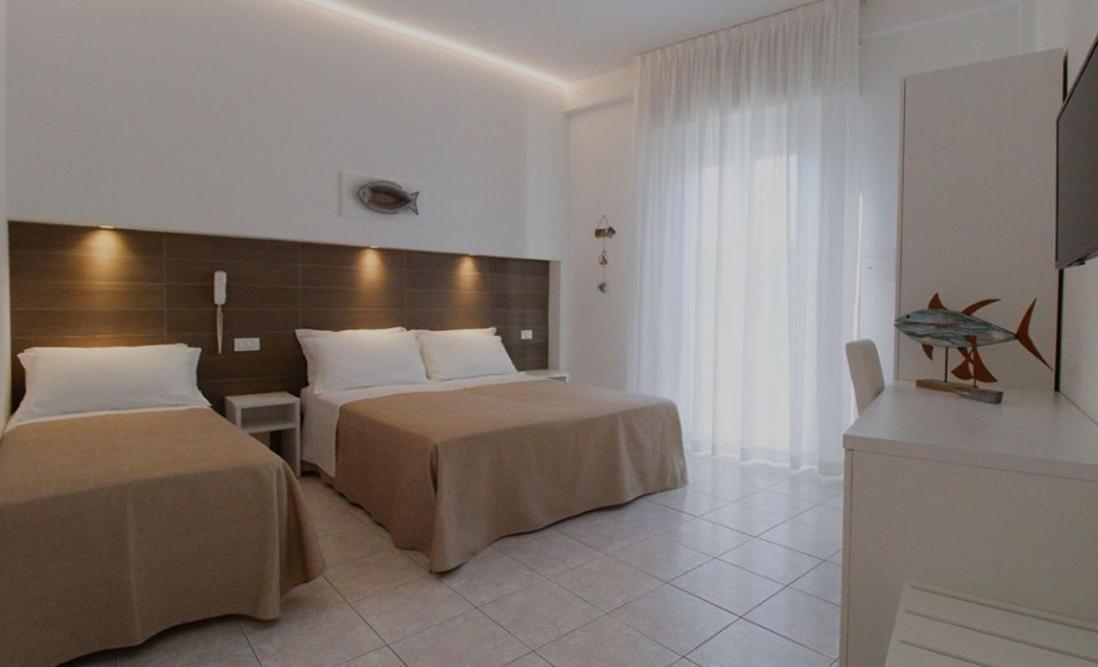 Hotel Napoleon San Mauro Mare ภายนอก รูปภาพ