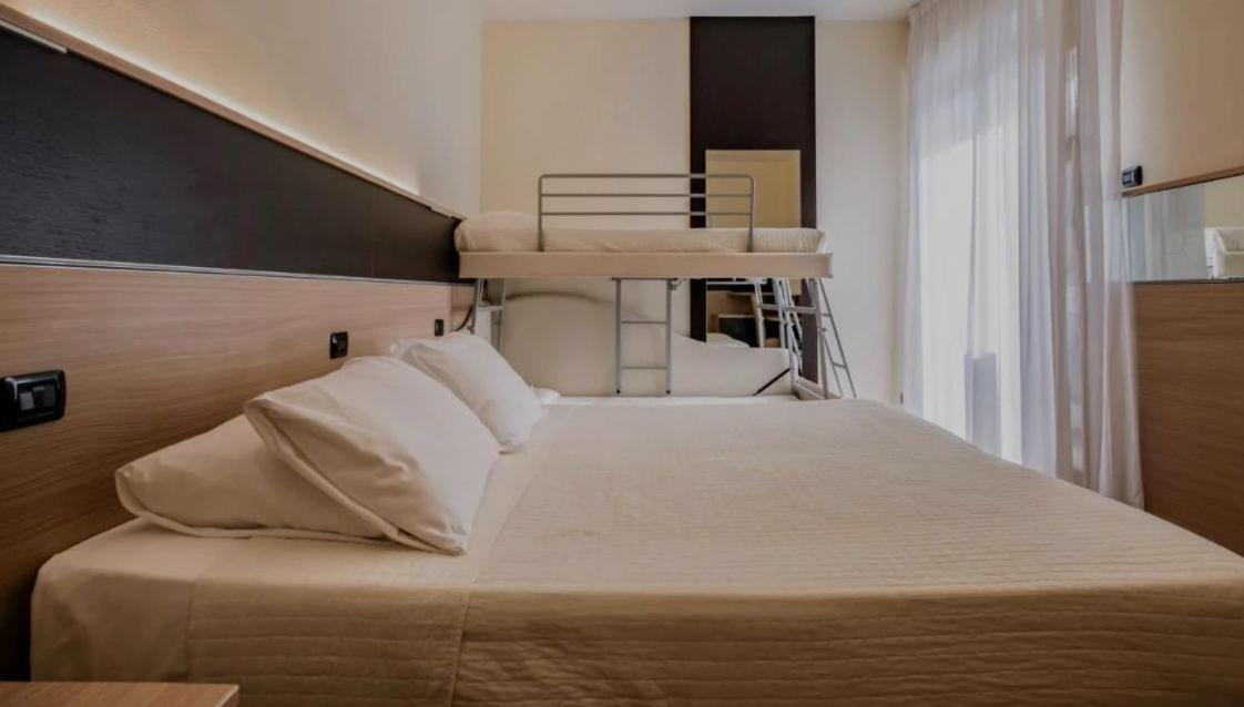 Hotel Napoleon San Mauro Mare ภายนอก รูปภาพ