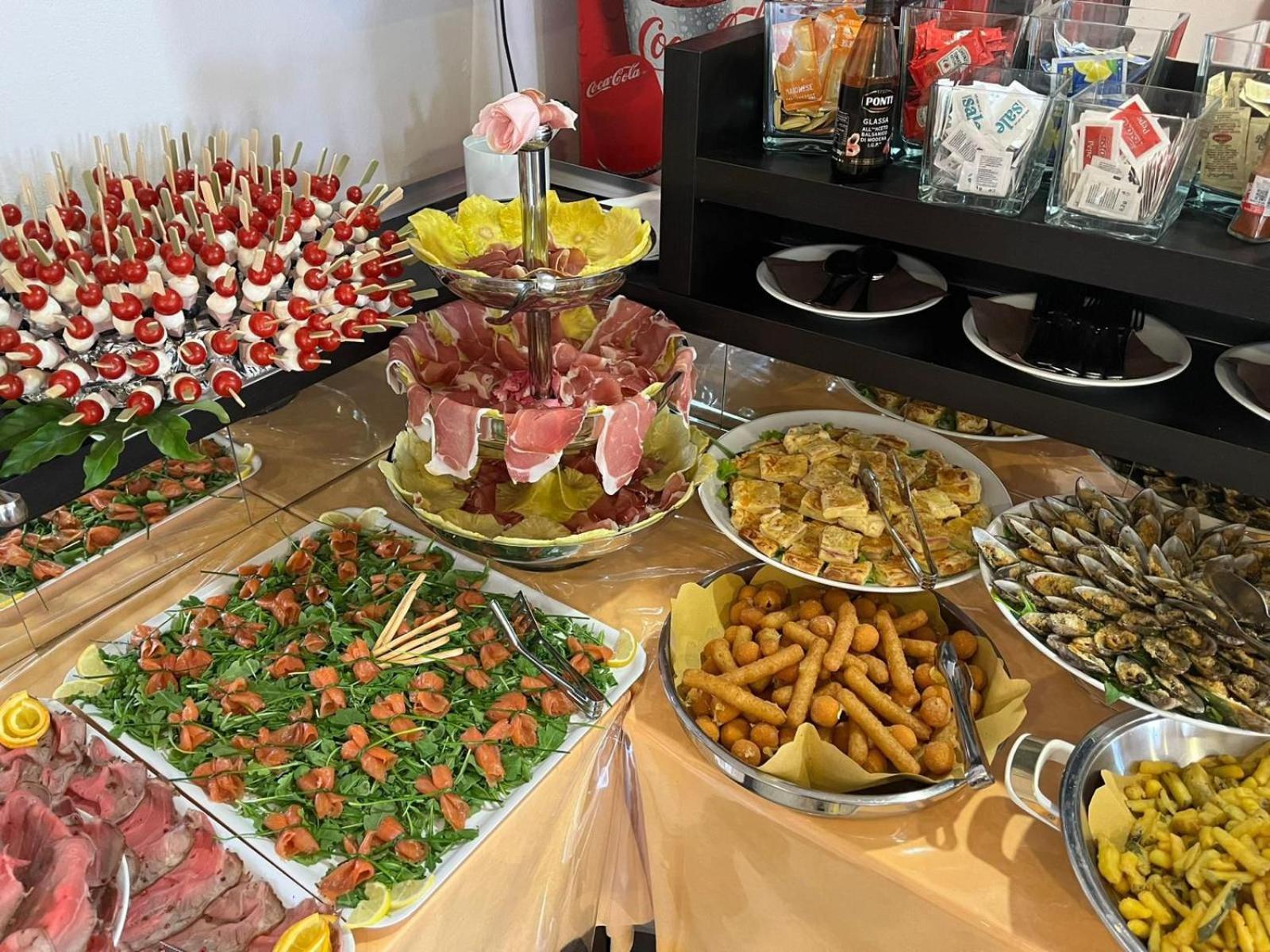 Hotel Napoleon San Mauro Mare ภายนอก รูปภาพ