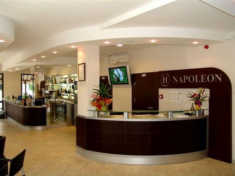 Hotel Napoleon San Mauro Mare ภายนอก รูปภาพ